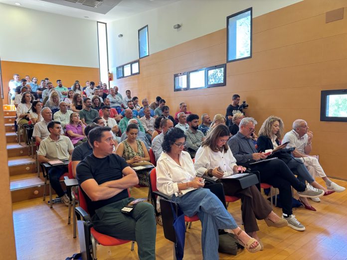 Expertos del sector analizan el potencial y los desafíos de la patata del Campo de Cartagena en su primer encuentro agroprofesional
